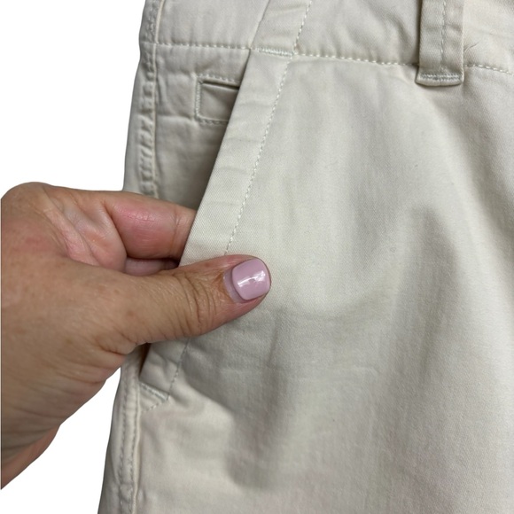 Vineyard Vines Tan Shorts Bermuda Size 2 - Picture 3 of 5
